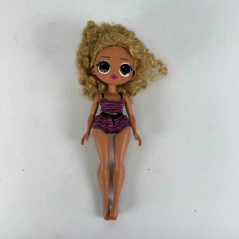 MGA LOL Surprise OMG Fashion Doll Blonde Curly Hair Pink Striped Outfit 2019